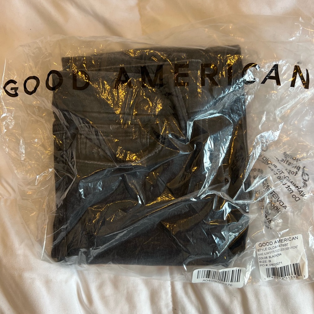 Good American - Always Fits Good Legs Skinny Jeans - Picture 8 of 11
